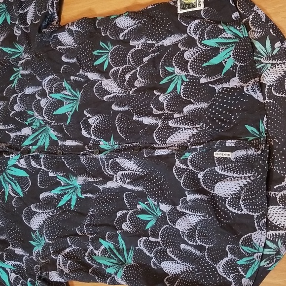 Quicksilver short sleeve cactus hemp leaf print button down shirt medium EUC - Picture 8 of 8